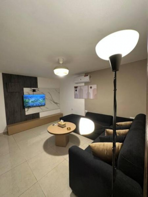 Stylish Luxe Apartment F/R 0004